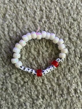 Never give up bracelet